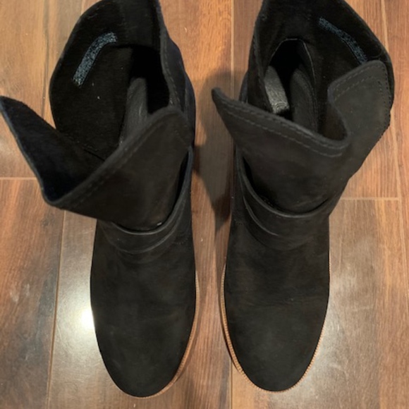 UGG Shoes - UGG Elora Ankle booties